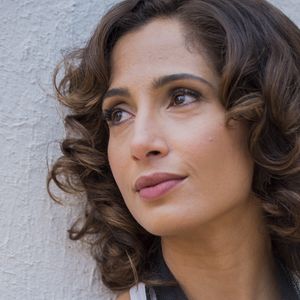 Tereza (Camila Pitanga) resolve trazer a namorada francesa de Miguel (Gabriel Leone) para o Brasil, a fimd e afastá-lo de Olívia (Giullia Buscaccio), na novela 'Velho Chico', em junho de 2016