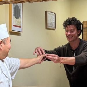 Discreto por fora e sofisticado por dentro, o Makoto San conquistou Shawn Mendes com uma experiência gastronômica que pode ultrapassar os R$ 1.000 por pessoa