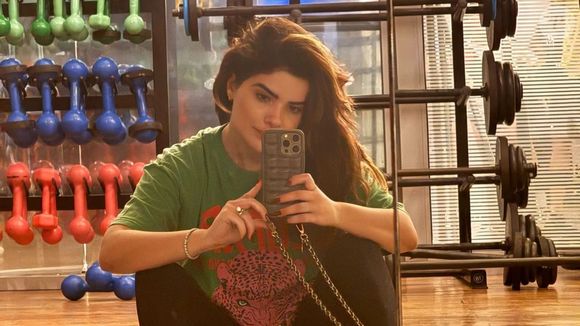 Vanessa Giácomo, estrela de 'Vitória' ' 'Beleza Fatal', é estrela da ComfortFlex