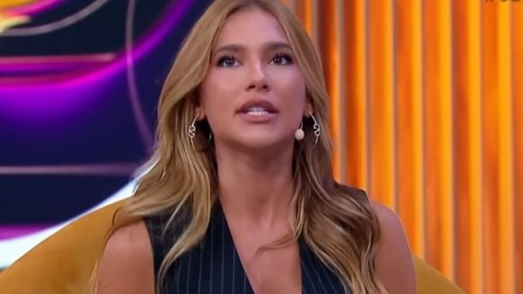 Virgínia reage após aparência séria e 'cara de enterro' na festa surpresa de 27 anos em meio a rumor de traição de Vini Jr.: 'Estou com...'