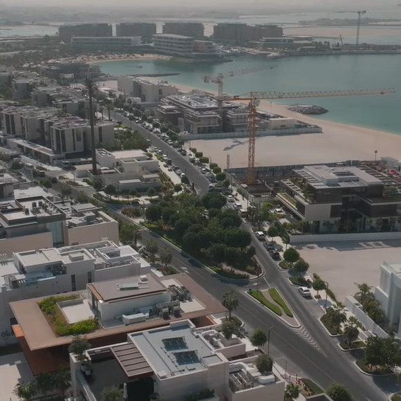 Jumeirah Bay Island, empreendimento comprado por Cristiano Ronaldo, reúne mansões de altíssimo padrão, marina para iates e propriedades avaliadas em milhões de dólares