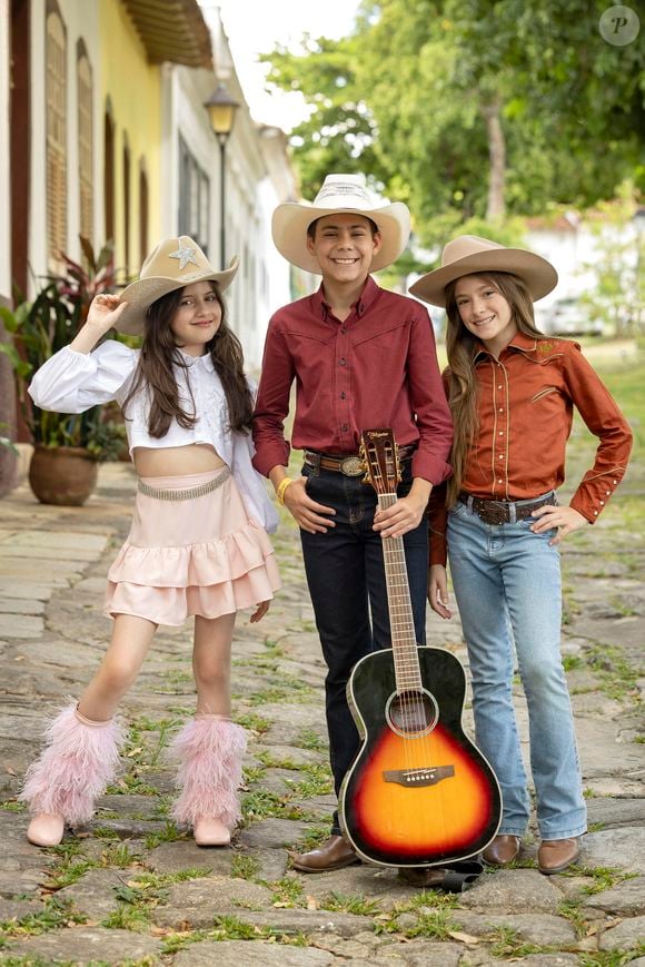 Naiane (Carolina Ferreira), João Raul (Rafael Rara) e Agrado (Rafaela Justus): o trio infantil de Coração Acelerado