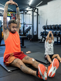 Nojo de farra? Atitude de Neymar no Carnaval 2026 é vista como 'sacrifício' pela Copa do Mundo e agrada à CBF, segundo colunista