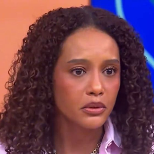 Taís Araújo revelou que se assustou ao descobrir mudanças importantes na trajetória de Raquel em Vale Tudo e afirmou que o processo foi emocionalmente difícil nos bastidores da Globo