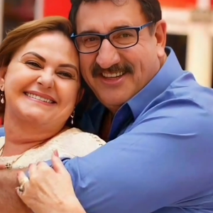 Solange Massa era comprometida quando conheceu Ratinho, então, demorou anos para que ela finalmente desse uma chance a ele