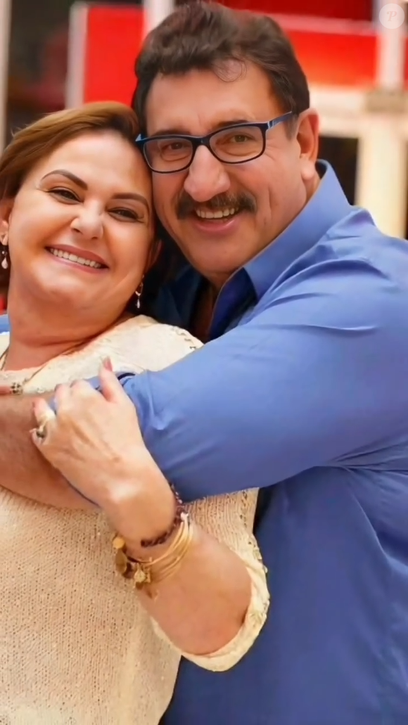 Solange Massa era comprometida quando conheceu Ratinho, então, demorou anos para que ela finalmente desse uma chance a ele