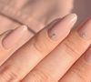 Unhas decoradas clarinhas: 14 fotos para te inspirar a usar em setembro esta tendência elegante que combina com tudo