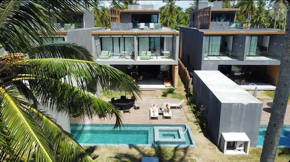 Vila em Alagoas com diária de R$ 16 mil, mansão em Angra dos Reis e casa de luxo em Brasília: conheça os imóveis de alto padrão de Glória Pires espalhados pelo Brasil. Atriz e Orlando Morais colocaram parte das propriedades para aluguel antes da mudança definitiva para Goiânia