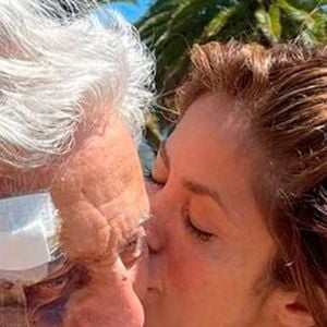 William Mebarak, pai de Shakira, recebeu alta e está se recuperando em casa, em Barranquilla, na Colômbia. A informação é da edição local do jornal El País