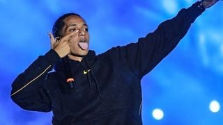 'Oruam é bandido da pior espécie', afirma delegado após trapper atacar polícia com pedras; cantor é indiciado por ligação com facção