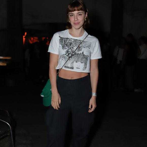 Alice Wegmann: ‘Ela é de cintura alta e escura, então pareceu que eu estava sem barriga, mas era efeito da roupa. Não esqueceram de botar a barriga em mim, não’