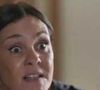 Adriana Esteves reclamou com a direção de 'Mania de Você' por repetir diversas vezes a palavra 'pen drive' em cena decisiva