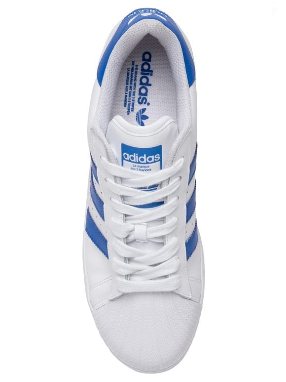 Tênis Adidas Superstar Azul-Jeans mantém estilo clássico e retrô do Adidas Samba