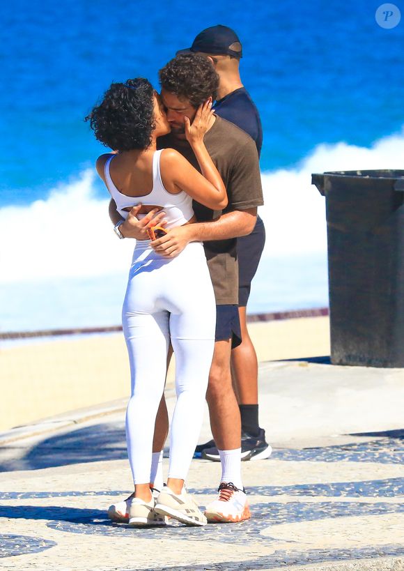 Maria de Fátima (Bella Campos) deixa Solange (Alice Wegmann) enciumada sobre amizade com Afonso (Humberto Carrão) em 'Vale Tudo'