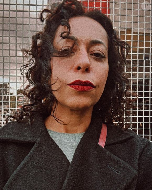 Samantha Schmütz ainda prefere manter os cabelos cacheados, que são o seu natural