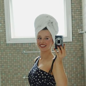 Pessoas que falam sozinhas, como Duda Reis, tendem a ter ideias organizadas frente a momentos complexos