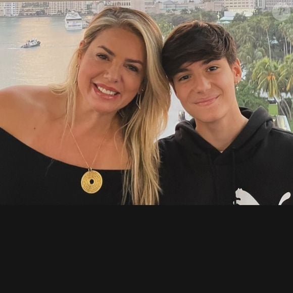 Záion retribuiu o carinho da mãe, Mari Alexandre: ‘Te amo’