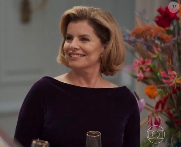 Apesar de não ler os comentários, Debora Bloch percebe que sua personagem tem gerado bastante discussão online.