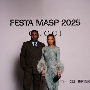 Taís Araújo e Lázaro Ramos esbanjam luxo e sintonia em looks Gucci para evento da marca