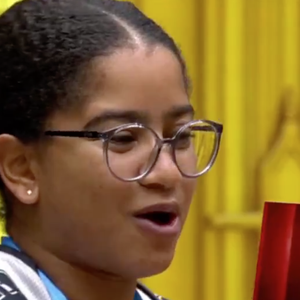 Milena mal terminou de ler o Castigo do Monstro e já escolheu o Líder Jonas para cumprir o desafio