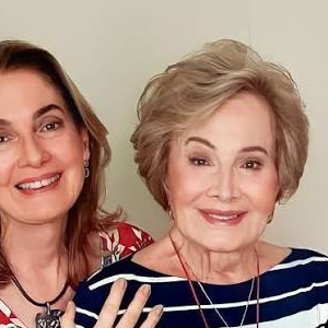 Glória Menezes e Maria Amélia Brito: filha mais velha da atriz teve uma passagem curiosa pela televisão ao interpretar a mãe jovem em 1972