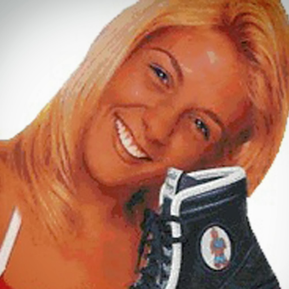 Sucesso como dançarina do É o Tchan, Carla Perez lançou uma bota nos anos 90