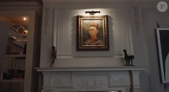 Frida Kahlo é uma das grandes musas de Madonna. A estrela do pop adquiriu sua pintura Autorretrato com Macaco em um leilão e, após emprestá-la para o Tate Modern de Londres por algum tempo, hoje deixa o quadro em seu escritório