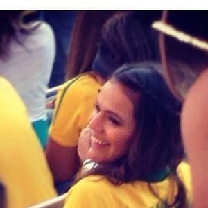 Nossa it girl brasileira já viveu o universo das WAGs, sigla em inglês para "Wives and Girlfriends" (esposas e namoradas), termo usado para se referir às companheiras de jogadores de futebol. Em 2012, Bruna Marquezine apareceu com uma camisa da Seleção Brasileira com o número 10, o mesmo eternizado por Neymar, com quem viveu um dos romances mais comentados do mundo dos famosos
