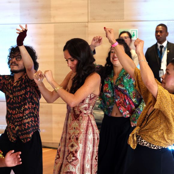 'Penso que, em última análise, é uma forma de os distinguir como diferentes e especiais', pontuou a fonte a respeito do tratamento de Meghan e Harry.