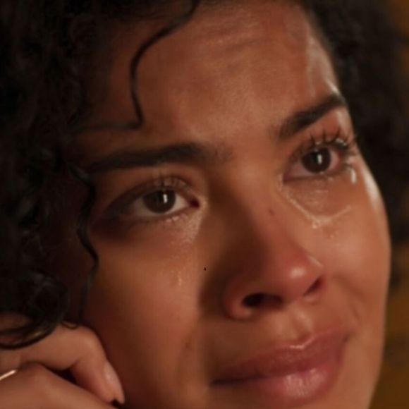 Maria de Fátima (Bella Campos) não entregará filho para adoção no remake de Vale Tudo como aconteceu com a personagem de Gloria Pires em 1988