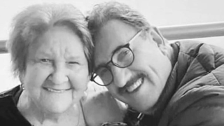 Ratinho lamenta morte da mãe com homenagem emocionante: 'Uma parte de mim se vai com ela'