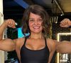 Após polêmicas com magreza, Maiara surge MUITO bombada em foto e corpo mega definido causa na web: 'Dirão que é...'