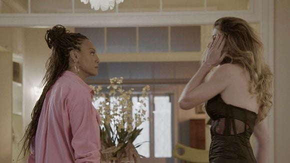 A psicologia sugere que as pessoas que permanecem em silêncio durante as conversas, em vez de se esforçarem para serem ouvidas, não são nem tímidas nem desinteressadas