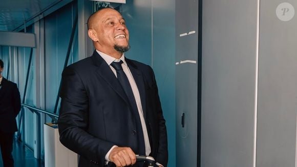 "Tive problemas com pessoas que me deixaram a conta zerada. Por causa de empresários e questões familiares, perdi 99% de tudo o que tinha ganhado no futebol. Cometi erros e, por isso, peço aos mais jovens que não façam o mesmo", lamentou Roberto Carlos