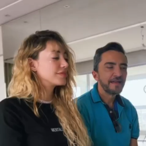 Na avaliação do filósofo Francesc Torralba, a relação entre pais e filhos deve ser construída com base na responsabilidade, e não na ideia de que todos ocupam posições iguais dentro da família. O especialista destacou que os responsáveis precisam orientar a formação das crianças e reconhecer as particularidades desse vínculo. 'A relação entre pais e filhos, desde o início, é de responsabilidade', declarou, conforme o Ok Diario