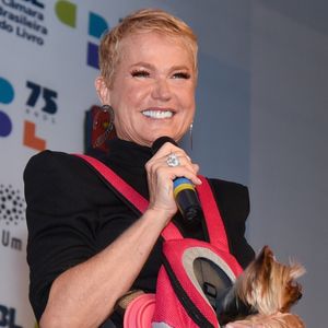 Xuxa Meneghel e a filha, Sasha, preservam o momento a dois para conversarem: 'A gente põe em dia todas as conversas e depois a gente dorme junto, ou a gente toma banho junto'