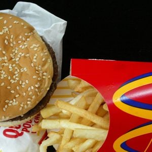 Apaiconado por McDonald’s, Cesar Cielo se rendeu ao fast food após Olimpíadas em 2012