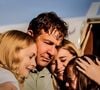 O filme ‘Fé nas Alturas’ retrata, justamente, a queda de um avião.  O longa conta a luta de Doug (Dennis Quaid) para salvar sua família