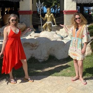 Claudia Abreu mostrou fotos de uma viagem que fez com Titina Medeiros