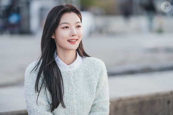 Em 'Chicken Nugget', Choi Min-ah entra por engano em uma máquina misteriosa da empresa do pai e acaba virando um nugget
