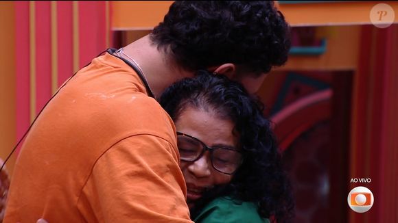 Antes de ser eliminada, Vilma abraçou Vinícius no 'BBB 25'