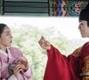 'Mr. Queen': a alma de um chef da era moderna vai parar no corpo de uma rainha em Joseon, dando início a uma vida cercada por intrigas, confusões e romance