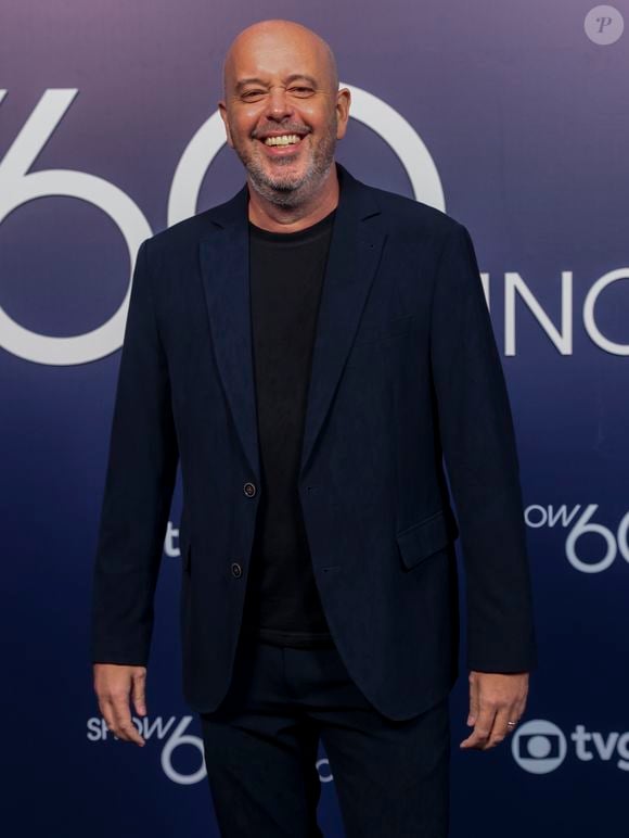 "Estou bem, sem sintomas de nada. Sei que aparecer falando com aquela boca mole assusta mas estou bem. Tive dificuldade para falar, negócio muito doido, mas não tive confusão mental, tontura, nada além de não conseguir pronunciar bem as palavras", disse Alex Escobar