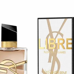 Libre Flowers & Flames, Yves Saint Laurent: uma releitura mais ousada e vibrante do clássico Libre, da Yves Saint Laurent, com destaque para notas florais incandescentes.