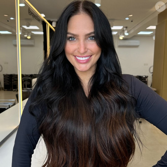 Ariela Carasso - empresária e participante de Casamento às Cegas: Ariela participou da quarta temporada brasileira de Casamento às Cegas, da Netflix. No reality, chegou a avançar no relacionamento com Evandro Pinto, mas desistiu do casamento depois de descobrir questões relacionadas à paternidade e à relação dele com o filho