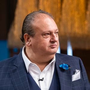 Erick Jacquin, apresentador do MasterChef Brasil, virou assunto nas redes sociais após afirmar que o governo Lula destruiu o Brasil. A declaração recebeu críticas de internautas e repercutiu entre famosos
