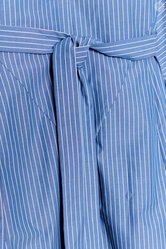 Para quem procura um vestido versátil para usar do trabalho ao fim de semana, a camisa vestido da Zara aparece como uma das melhores apostas da liquidação, com desconto de 30%
