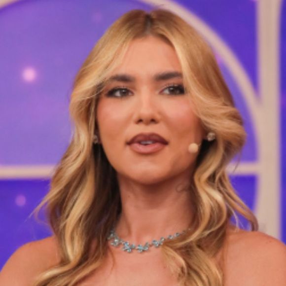 Apresentadora do 'Sabadou' do SBT, Virginia Fonseca teve seu nome envolvido recentemente em previsões de uma famosa sensitiva.