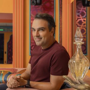 Tadeu Schmidt é apresentador do 'BBB 25'