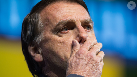 Ferramenta da Interpol usada para localizar bens e ativos no exterior pode ser aplicada no caso envolvendo o filho de Bolsonaro, Flávio, de acordo com informações de O Globo